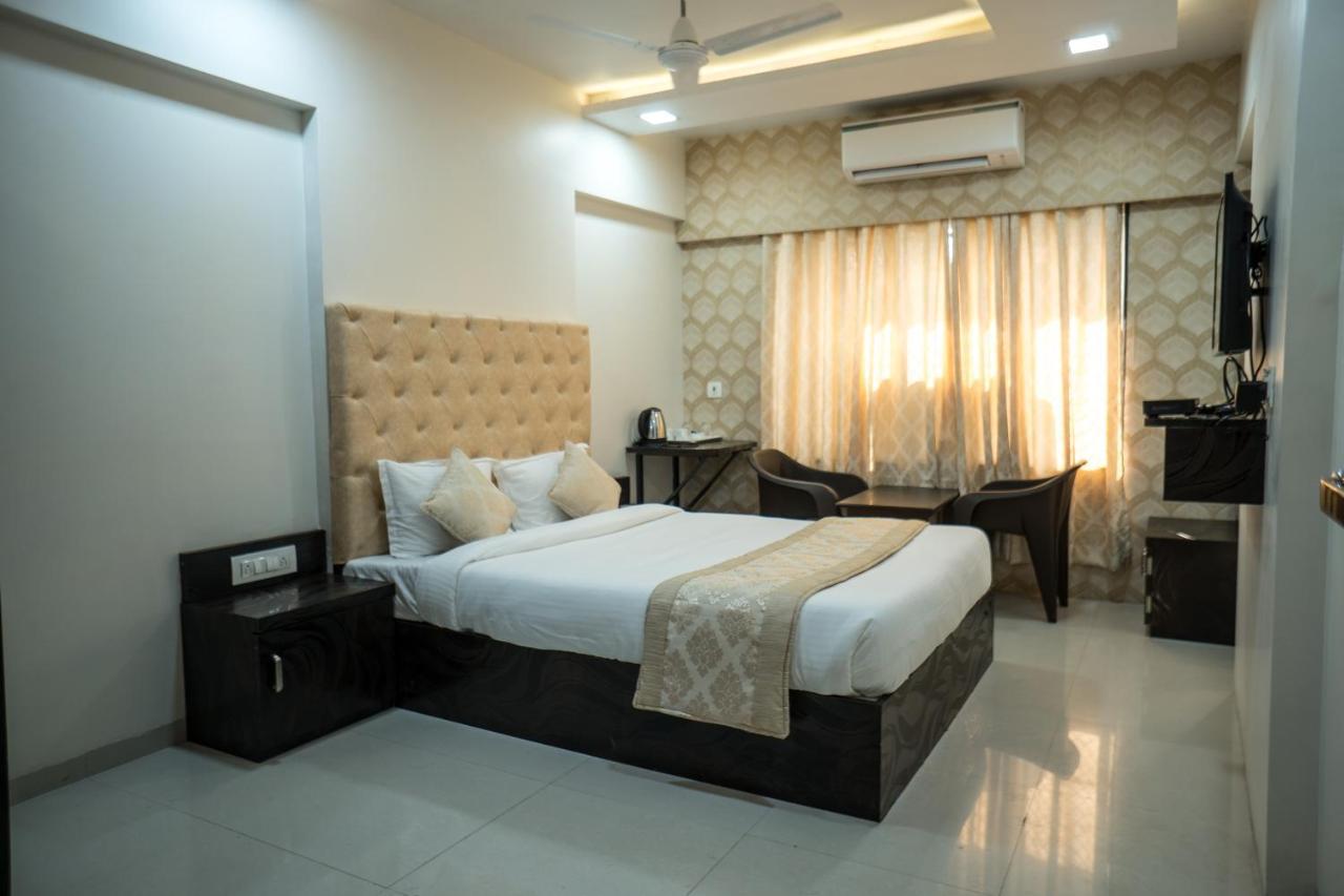Hotel Dhavalgiri Тхане Экстерьер фото