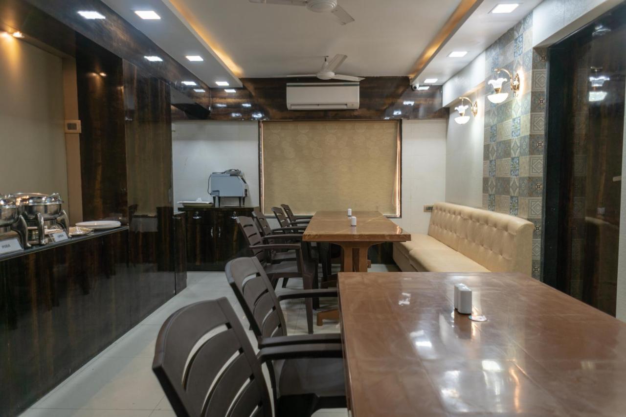 Hotel Dhavalgiri Тхане Экстерьер фото